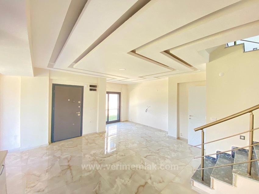 3+1 Detached Villa With Large Garden And Pool For Sale In Doğanbey