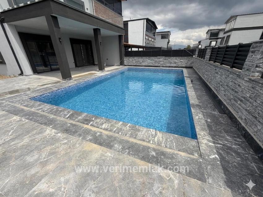 3+1 Bedroom Villa For sale in Cumhuriyet Nbh. Seferihisar Doğanbey - 250 m²