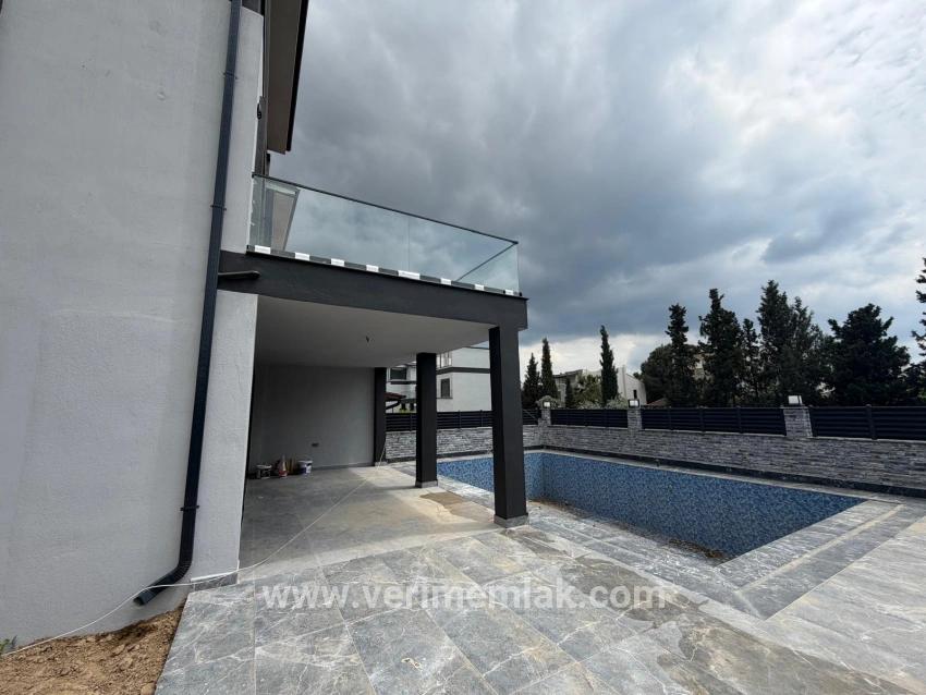 3+1 Bedroom Villa For sale in Cumhuriyet Nbh. Seferihisar Doğanbey - 250 m²