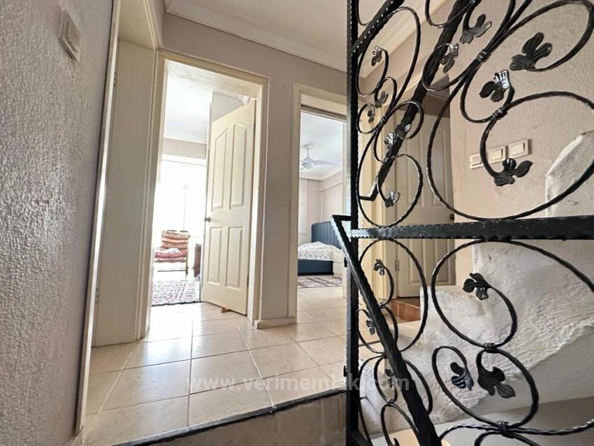 Luxury 4+1 Detached Villa In Seferihisar Bengiler, 100M From The Sea, Completely Renovated