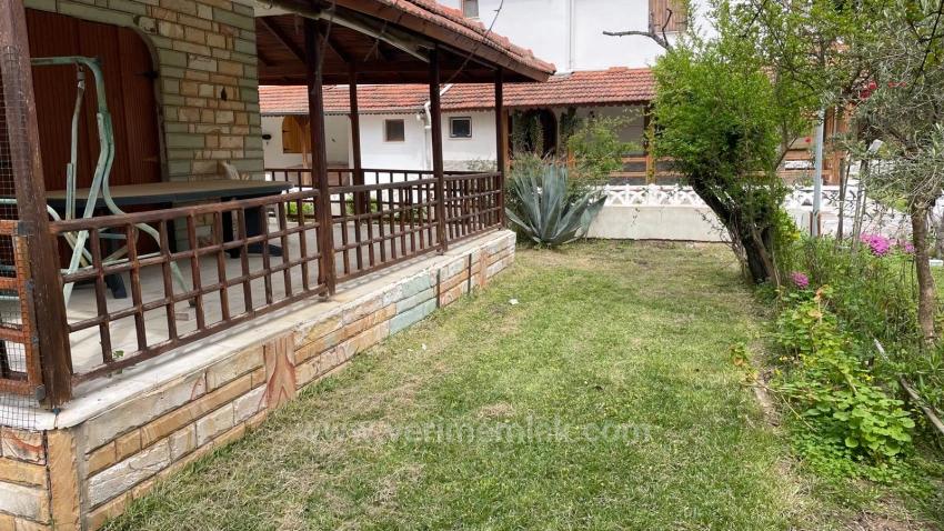 Luxury 3+1 Villa With Pool & Security In A Seafront Complex In Seferihisar Cumhuriyet