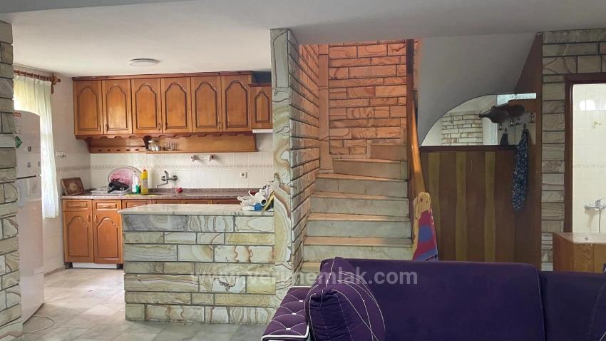 Luxury 3+1 Villa With Pool & Security In A Seafront Complex In Seferihisar Cumhuriyet