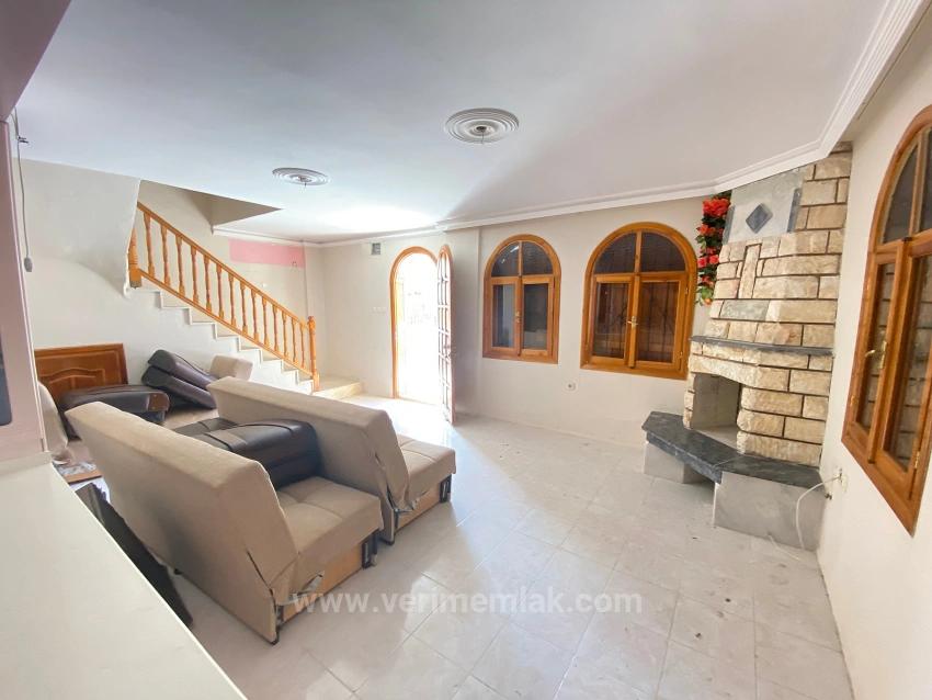 A Fully Detached 4+1 Villa On A 225M² Plot, Just 50 Meters From The Sea, In Payamlı, Seferihisar.