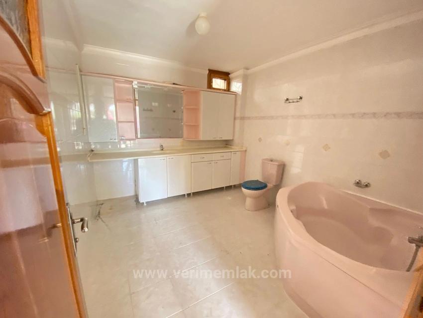 4+1 Detached Villa For Sale In Doğanbey With Large Garden And Sea View