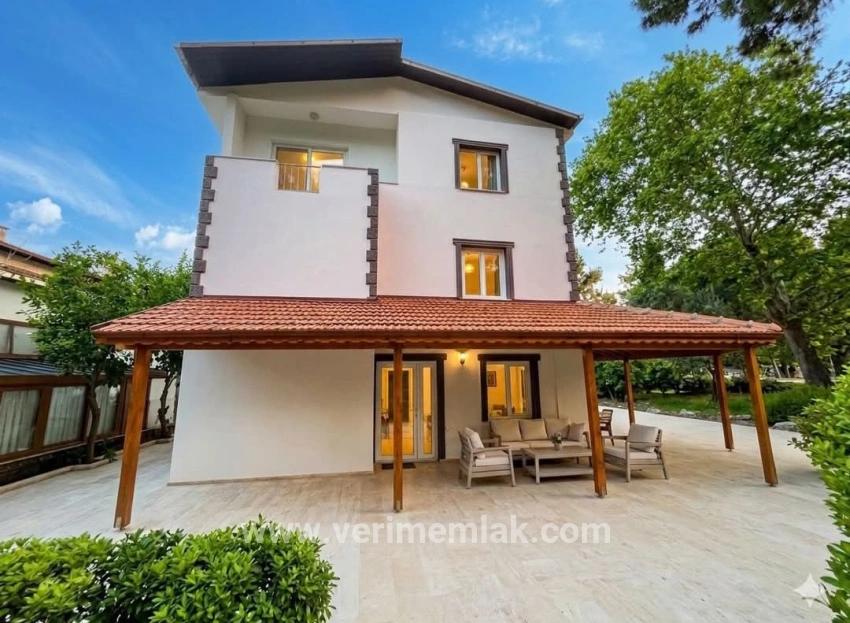4+1 Bedroom Villa For sale in Çukuraltı Nbh. Menderes Özdere - 200 m²