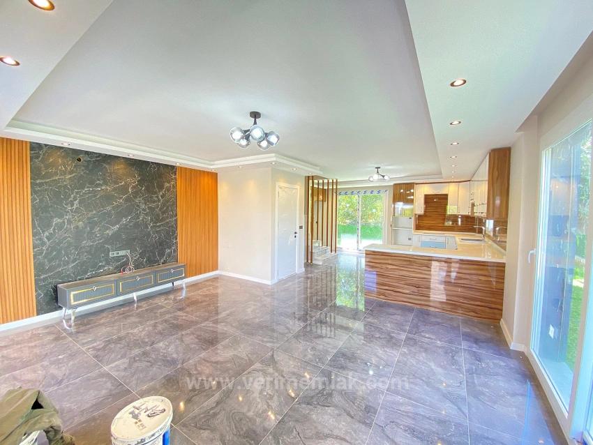 Modern Architecture In Seferihisar Cumhuriyet: 3+1 Villa With Stone Workmanship And Garden For Sale!