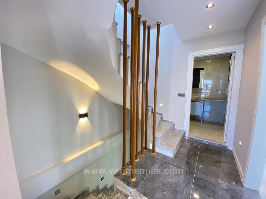 Ultra Luxury 3+1 Villa For Sale With A Large Garden In Doğanbey