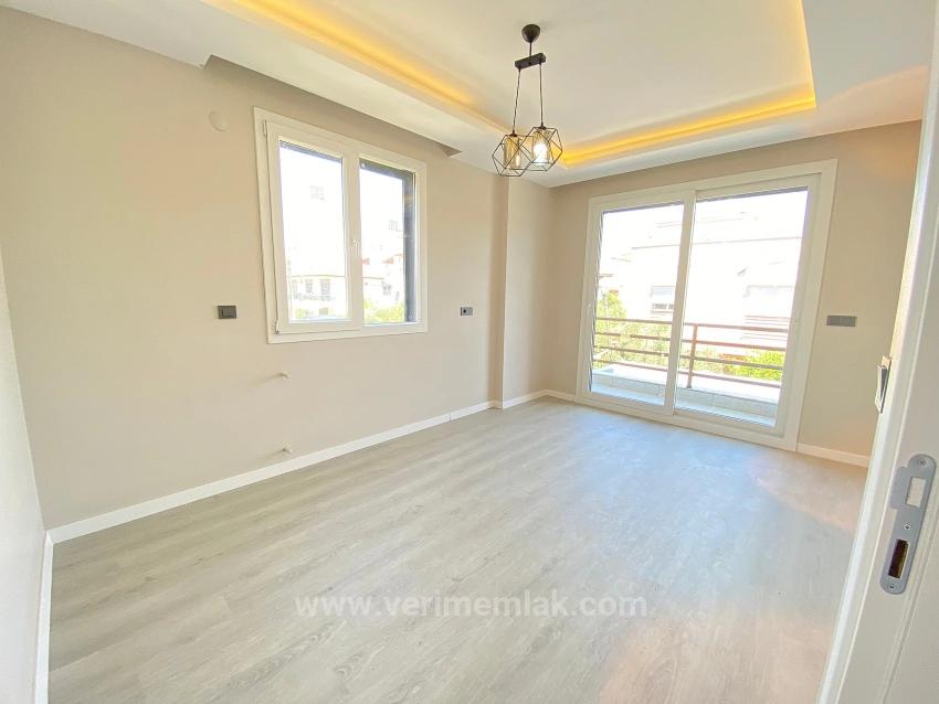 Modern Architecture In Seferihisar Cumhuriyet: 3+1 Villa With Stone Workmanship And Garden For Sale!