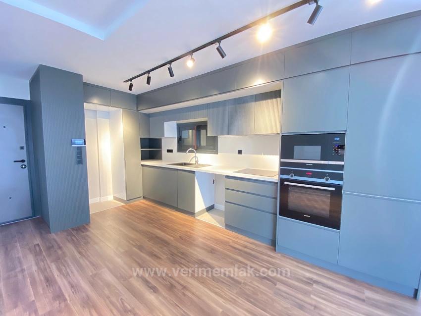 4+1 Villa With Underfloor Heating Luxury For Sale By The Sea In Gümüldür