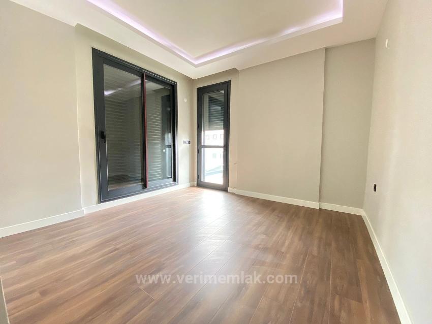 4+1 Villa With Underfloor Heating Luxury For Sale By The Sea In Gümüldür