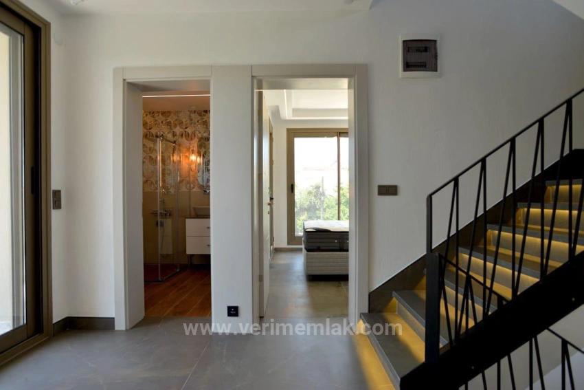 Luxury 3+1 Villa With Large Garden, Parking And Swimming Pool In Gümüldür