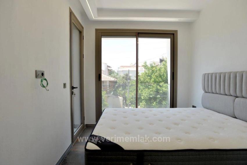 Luxury 3+1 Villa With Large Garden, Parking And Swimming Pool In Gümüldür