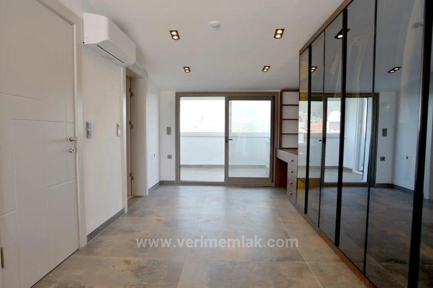 Luxury 3+1 Villa With Large Garden, Parking And Swimming Pool In Gümüldür