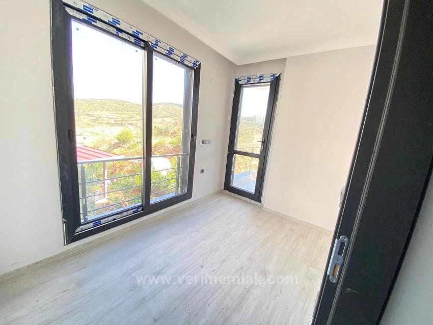 Enjoy The Terrace And Sea Breeze In Payamlı, Seferihisar: 3+1 Corner Villa For Sale, Requires No Additional Costs.