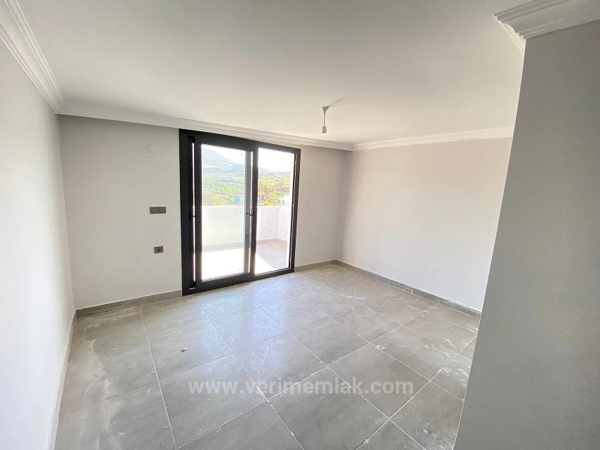 Enjoy The Terrace And Sea Breeze In Payamlı, Seferihisar: 3+1 Corner Villa For Sale, Requires No Additional Costs.