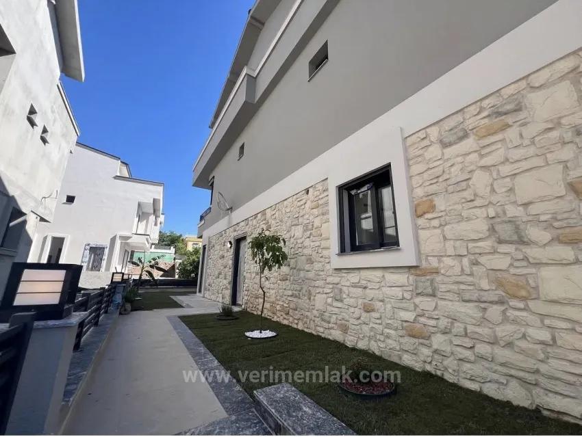 Izmir Özdere 14 Houses: A Huge 3+1 Villa With A Large Garden And Exterior Stone Cladding For High Comfort.