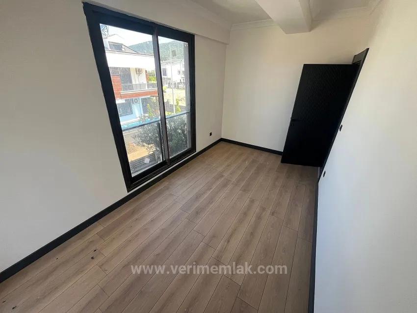 Luxury 3+1 Villa With Garden, Camera System Ready, 300M From The Sea In Özdere