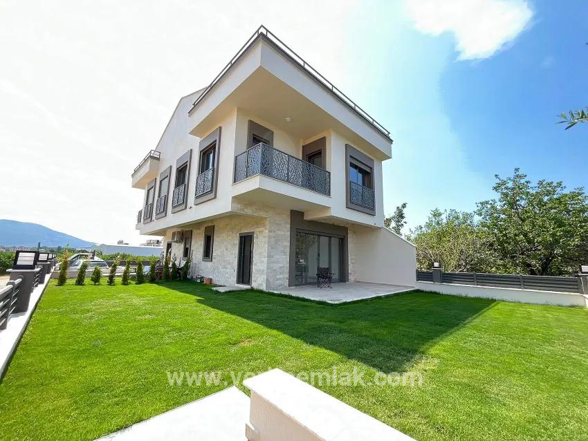 4+1 Bedroom Villa For sale in Gümüldür Atatürk Nbh. Menderes Gümüldür - 250 m²