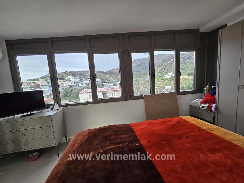 Seferihisar Ürkmez'de 600 m'ye yakın geniş bahçeli 3+1 summer holiday villa
