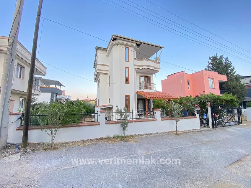 In Seferihisar Atatürk Neighbourhood with full sea view completely detached for sale 4+1 Villa