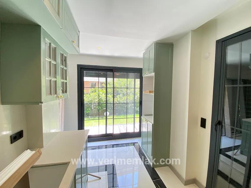 Gümüldür Fevzi Çakmak In the sea 100m Independent pool luxurious 3+1 smart villa