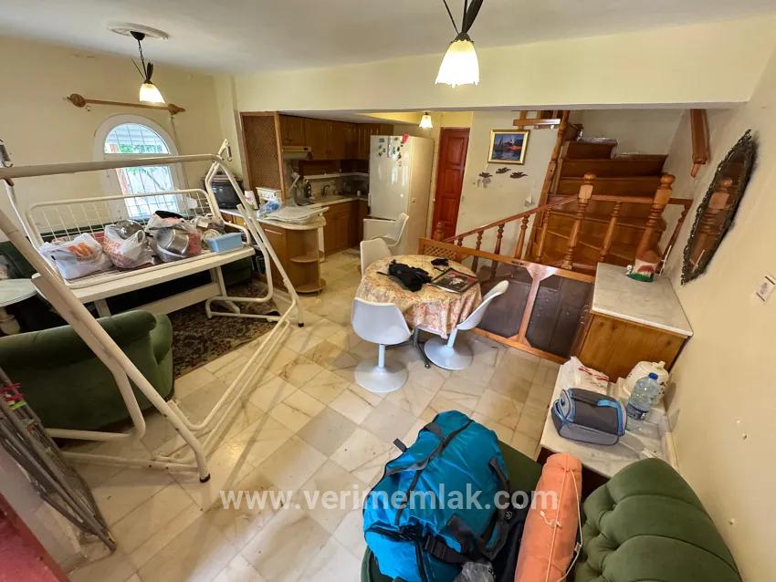 In Seferihisar Cumhuriyet Neighbourhood, 750m to the sea, a pool and fruit garden having 4+1 villa for sale
