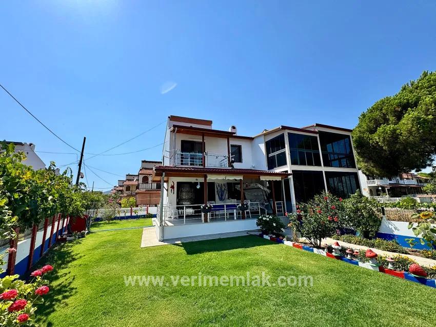 3+1 Bedroom Villa For sale in Cumhuriyet Nbh. Seferihisar Doğanbey - 220 m²
