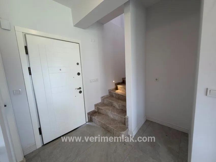 Menderes Gümüldür İnönü Neighbourhood In Select Site Inside | Pool 3+1 Villa for Sale