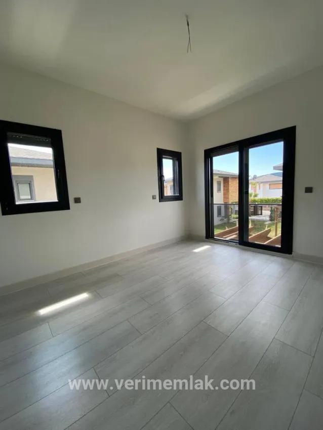 3+1 Bedroom Villa For sale in Cumhuriyet Nbh. Seferihisar Doğanbey - 288 m²