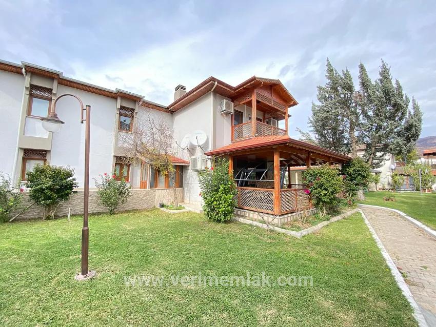 3+1 Bedroom Villa For sale in Mersin Alanı Nbh. Seferihisar Ürkmez - 250 m²