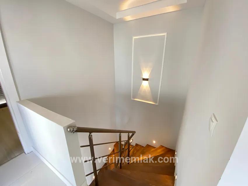 4+1 Bedroom Villa For sale in Tepecik Nbh. Seferihisar - 256 m²