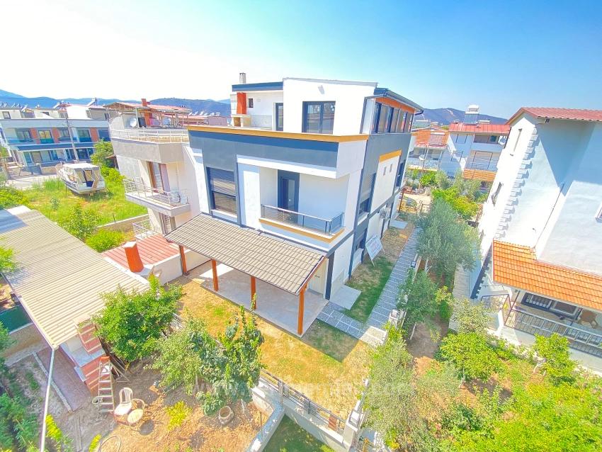 3+1 Villa With Garden For Sale In Doğanbey, Near The Sea