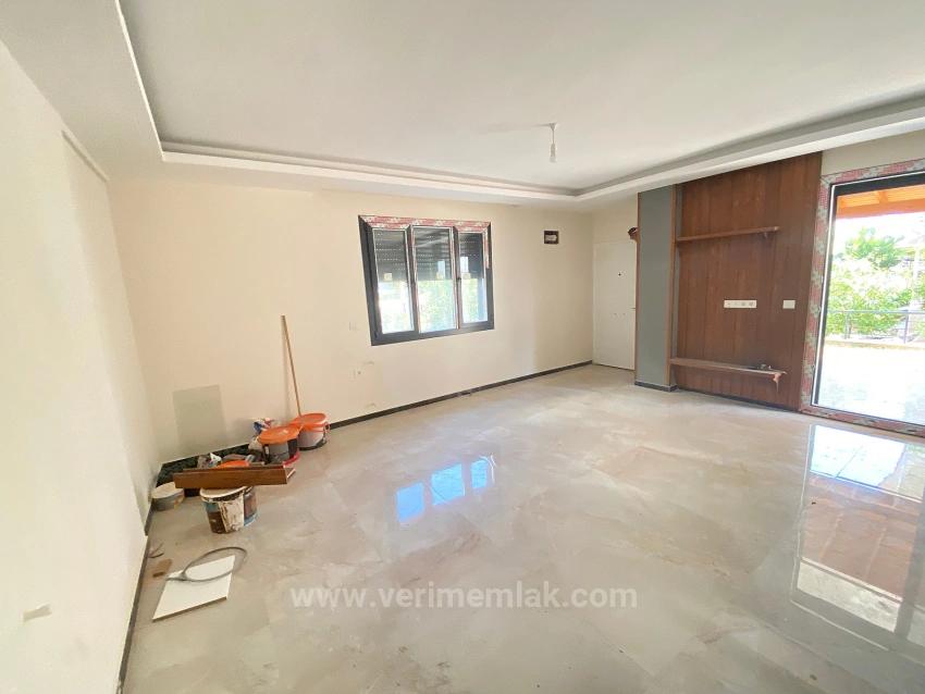 3+1 Villa With Garden For Sale In Doğanbey, Near The Sea