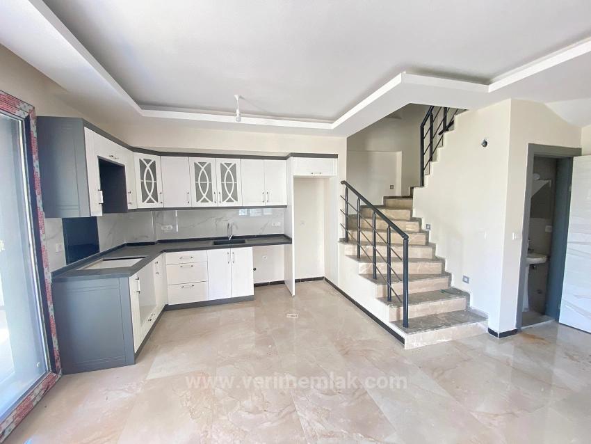 3+1 Villa With Garden For Sale In Doğanbey, Near The Sea