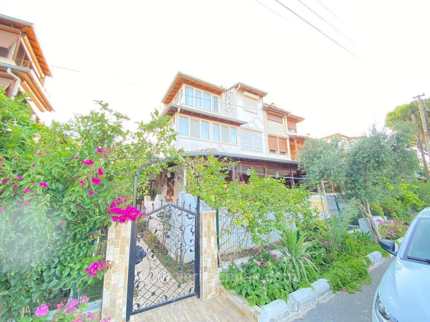 350M From The Sea In Seferihisar! Spacious 4+1 Villa With Pool In Meltem Tur Site.