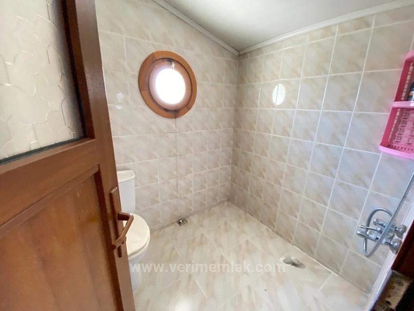 A Detached Villa With A Pool, 4+1 Bedrooms, 350 Meters From The Sea, In Seferihisar Meltem Tur Site!