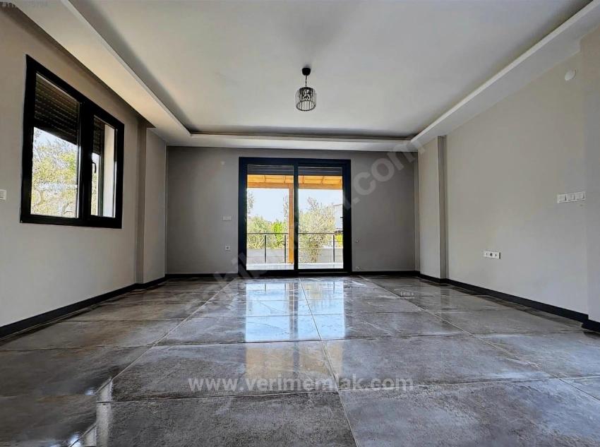 Seferihisar.cumhuriyet Mah. 500M Distance To The Sea, 3+1 Villa With Large Garden For Sale