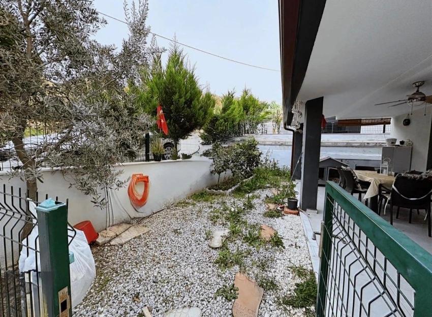 Spacious 3+1 Duplex Apartment With Garden, 500M From The Sea In Seferihisar Mersin Area.