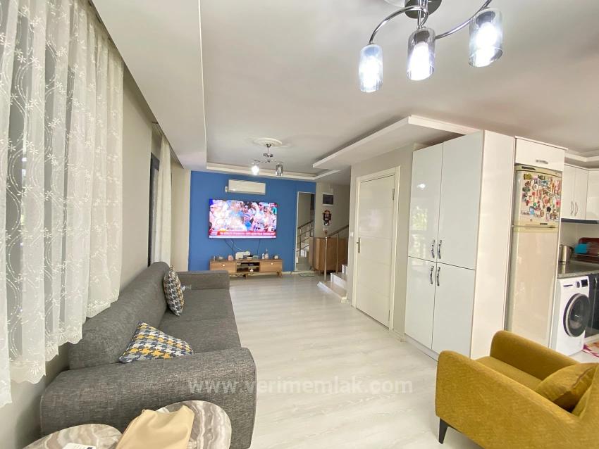 Spacious 3+1 Duplex Apartment With Garden, 500M From The Sea In Seferihisar Mersin Area.