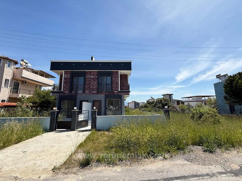 2+1 Villa For Sale In Doğanbey With A Large Garden, Very Close To The Sea