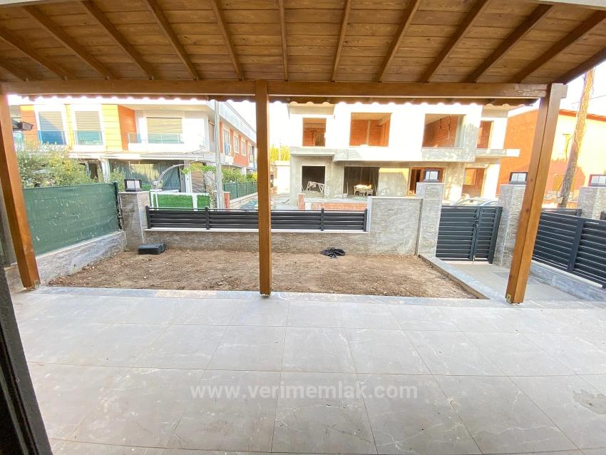 4+1 Villa For Sale With Detached Garden, Very Close To The Sea In Doğanbey