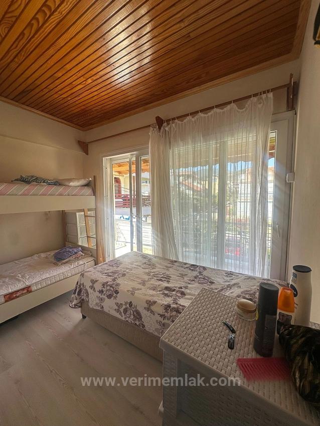 Villa With A Large Garden, Located On The Beach In Özdere