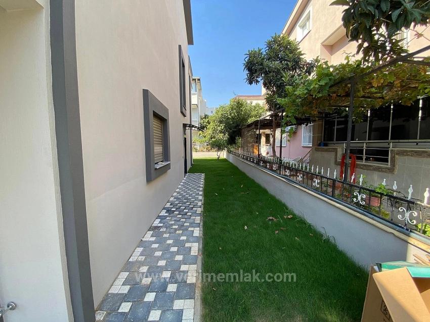 Ultra Luxury 3+1 Villa For Sale With Separate Kitchen On The Seaside In Özdere