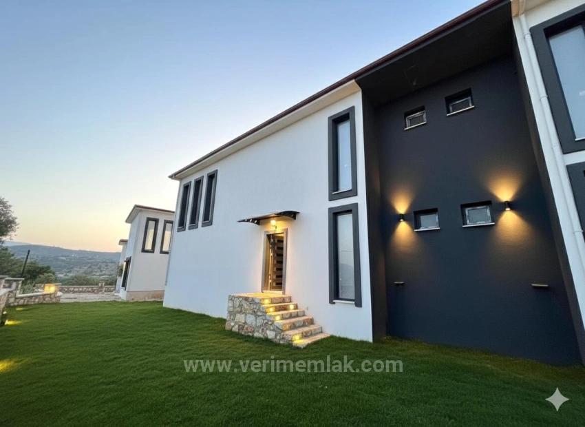 2+1 Summer House For Sale In Doğanbey, Separate Living Room And Kitchen With Underfloor Heating