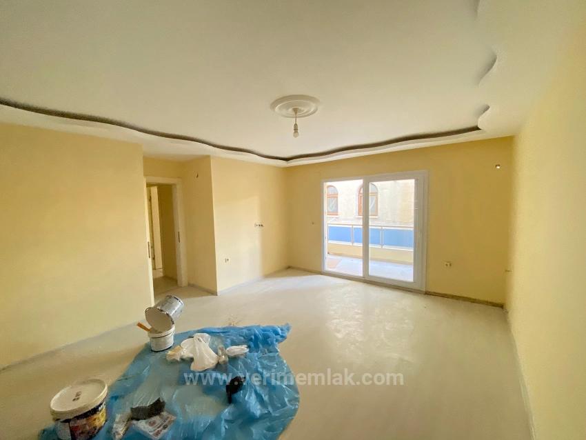 150M2 Large Spacious 2+1 Apartment For Sale In Ürkmez, Near The Sea