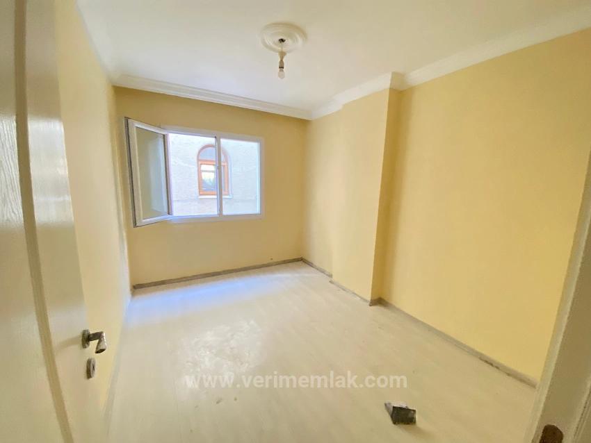150M2 Large Spacious 2+1 Apartment For Sale In Ürkmez, Near The Sea