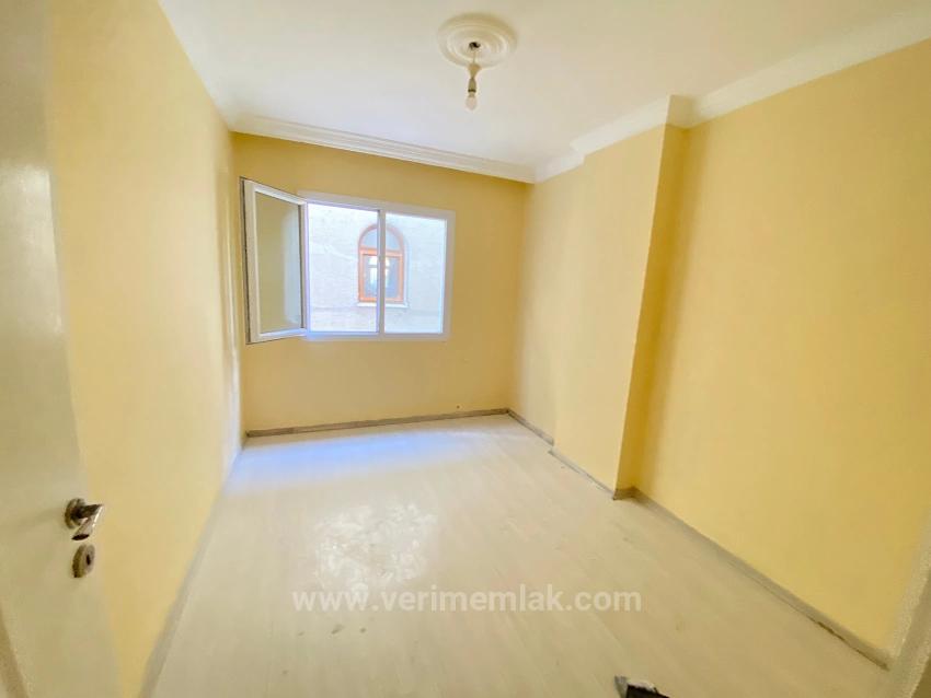 150M2 Large Spacious 2+1 Apartment For Sale In Ürkmez, Near The Sea