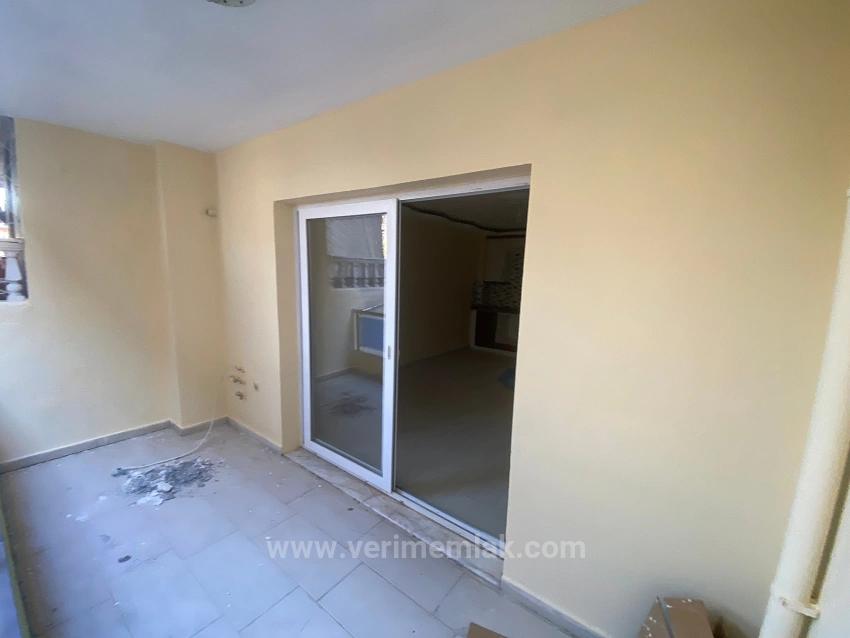 150M2 Large Spacious 2+1 Apartment For Sale In Ürkmez, Near The Sea
