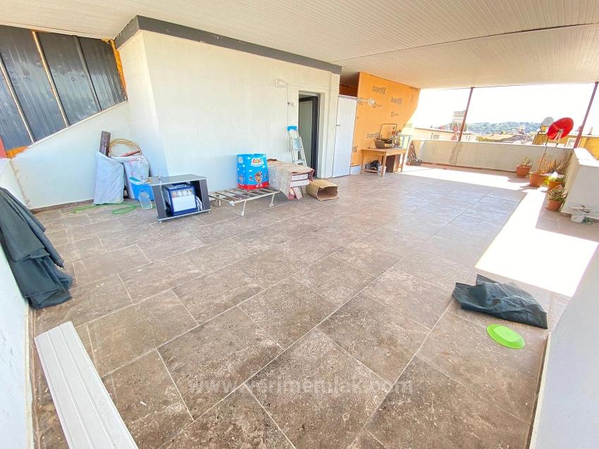 2+1 Duplex Apartment For Sale In Seferihisar Ürkmez, Close To The Sea