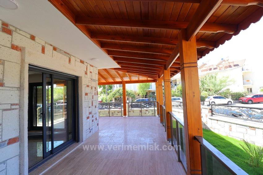 3+1 Villa For Sale By The Sea In Seferihisar Ürkmez